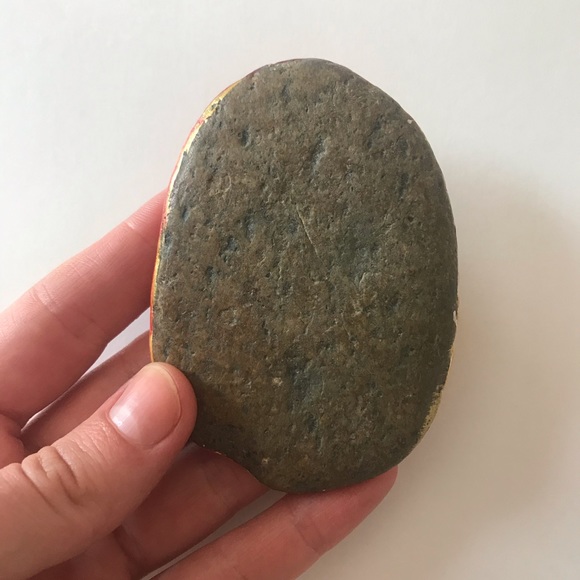 3/$25 🏠 Handpainted Stone Paperweight - Picture 2 of 2